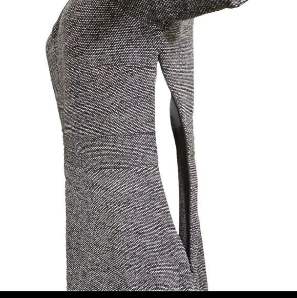 H&M Medium Black V-Neck Fit & Flare Casual Office Career Simple Minimal Dress - Picture 5 of 13